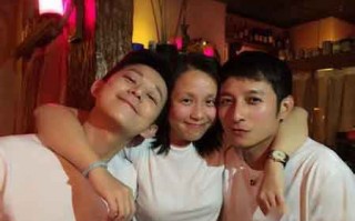 何炅简介个人资料老婆，何炅个人资料老婆照片